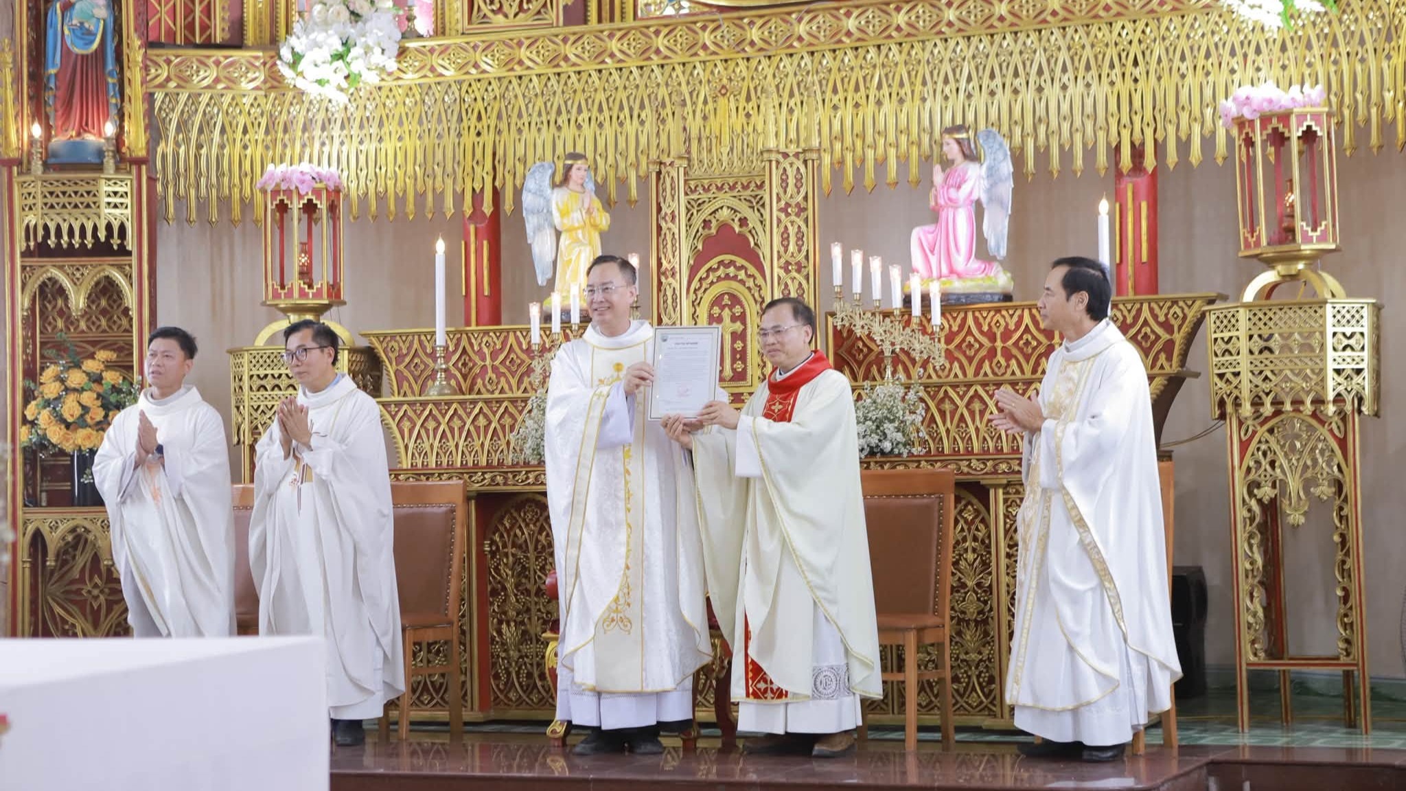 Giáo Xứ Ninh Dương hân hoan chào đón cha tân chính xứ Antôn Khổng Minh Hoàng